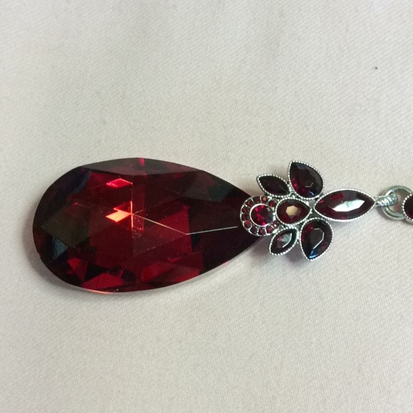 FINAL SALE PRICE Silver & Red Statement Necklace + Earrings - Picture 2 of 7